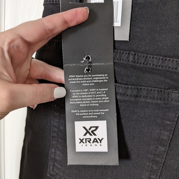 NWT X-Ray Jeans Classic Jet Black Distressed Knee Stretch Jeans Size 14 - Picture 7 of 8